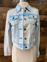 Load image into Gallery viewer, JEAN JACKET LOVE &amp; PEACE
